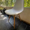 Silla eames blanca Form