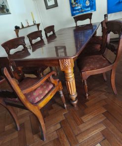 Juego de comedor madera con 8 sillas Familia Arrieta
