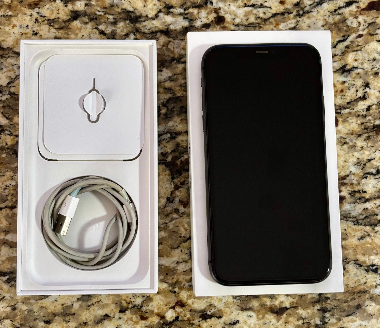 iPhone 11 negro de 128 GB - Imagen 3
