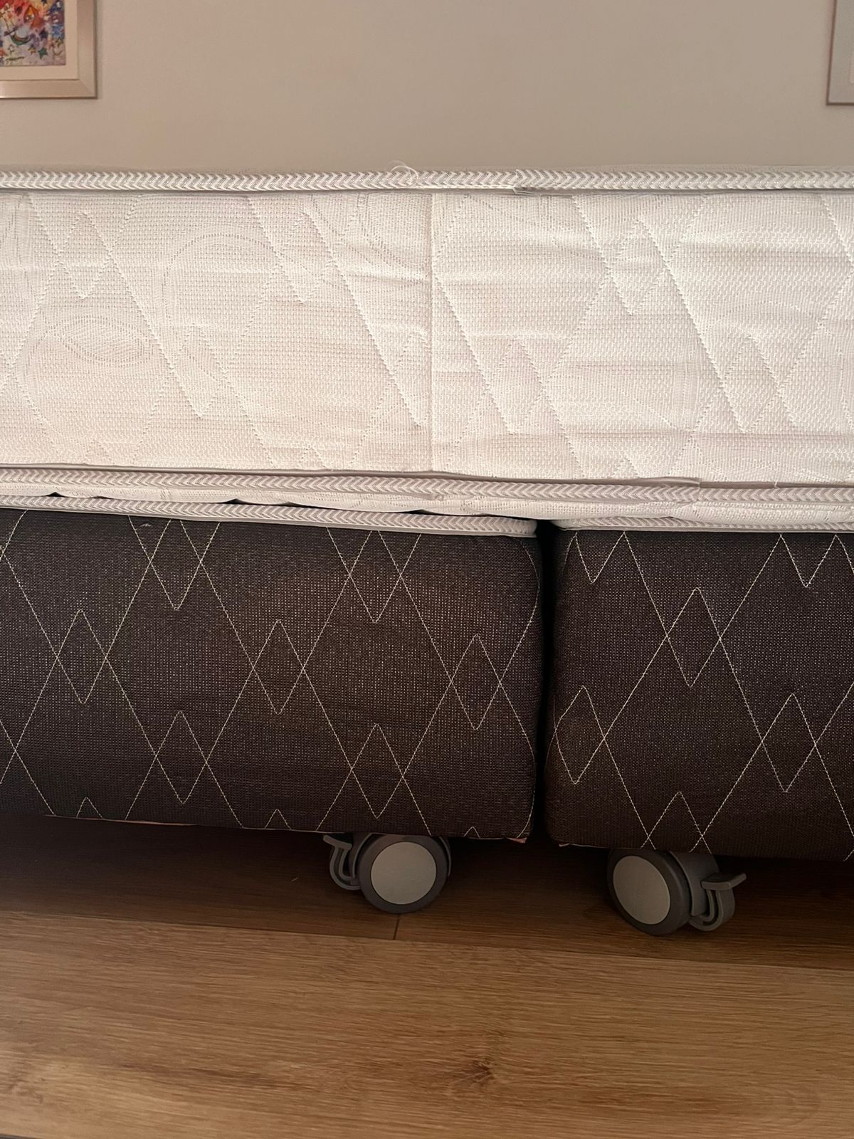 Cama 2 plazas Rosen con Respaldo gris claro - Imagen 2
