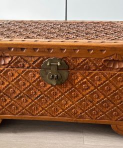 Baúl Indonesia de madera de java tallada