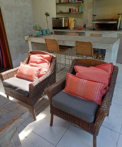 Par sillones mimbre y madera