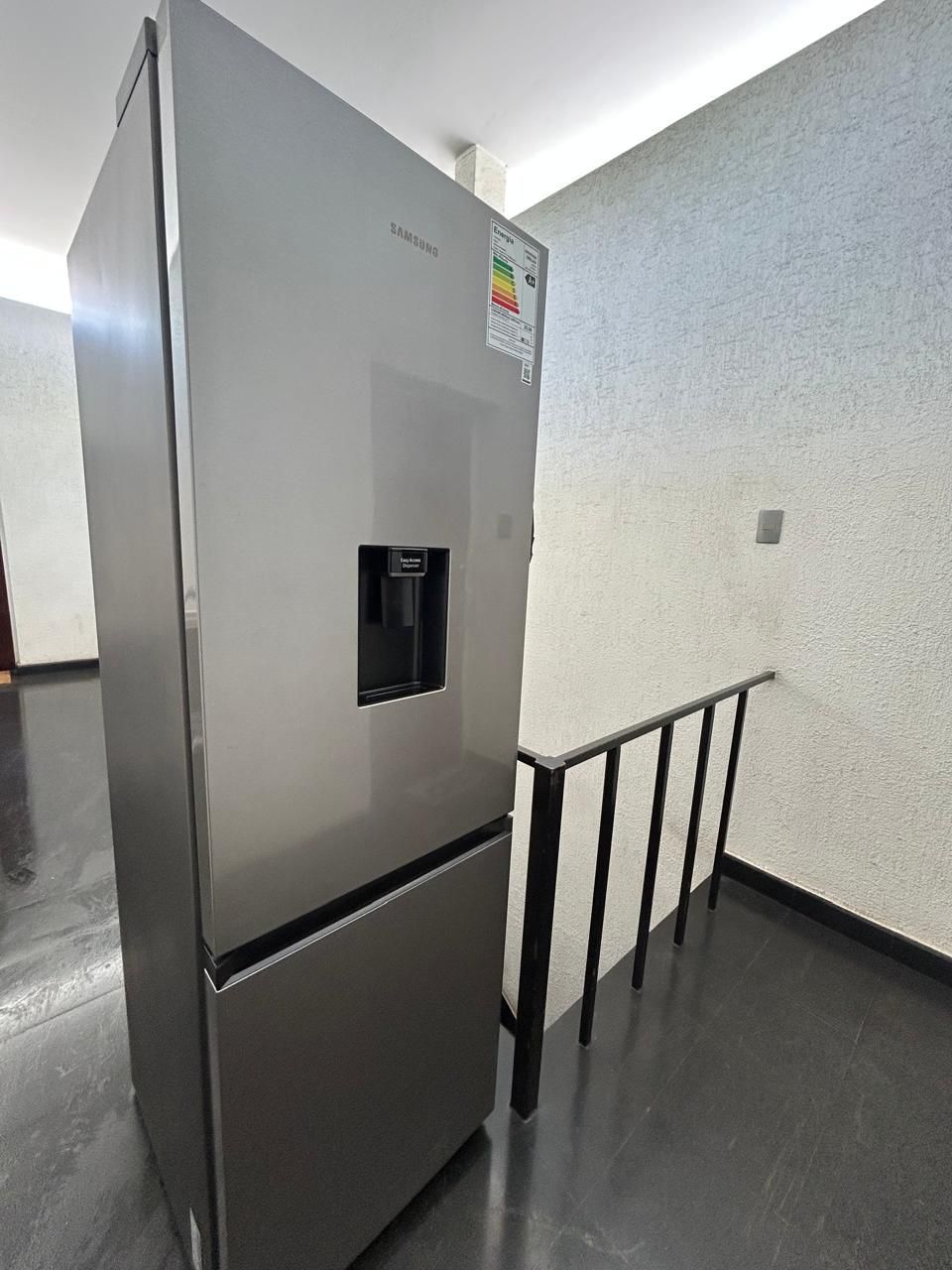 Refrigerador Samsung 311 litros bottom freezer - Imagen 3