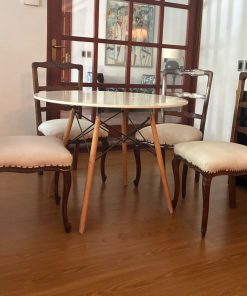 Juego de comedor eames con 4 sillas normando