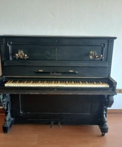 Piano vertical antiguo C. Mand negro