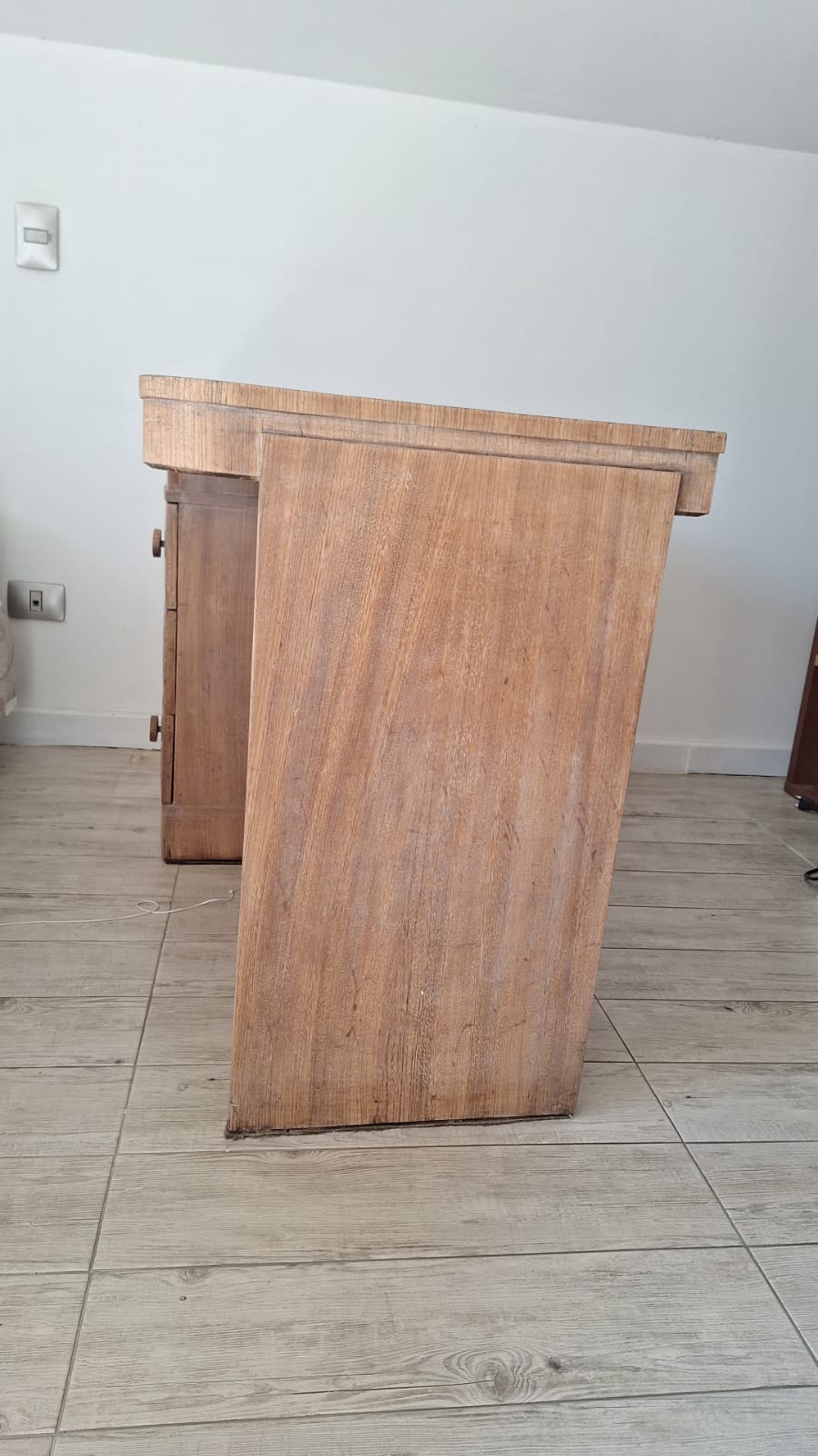 Escritorio de madera con cajones - Imagen 2