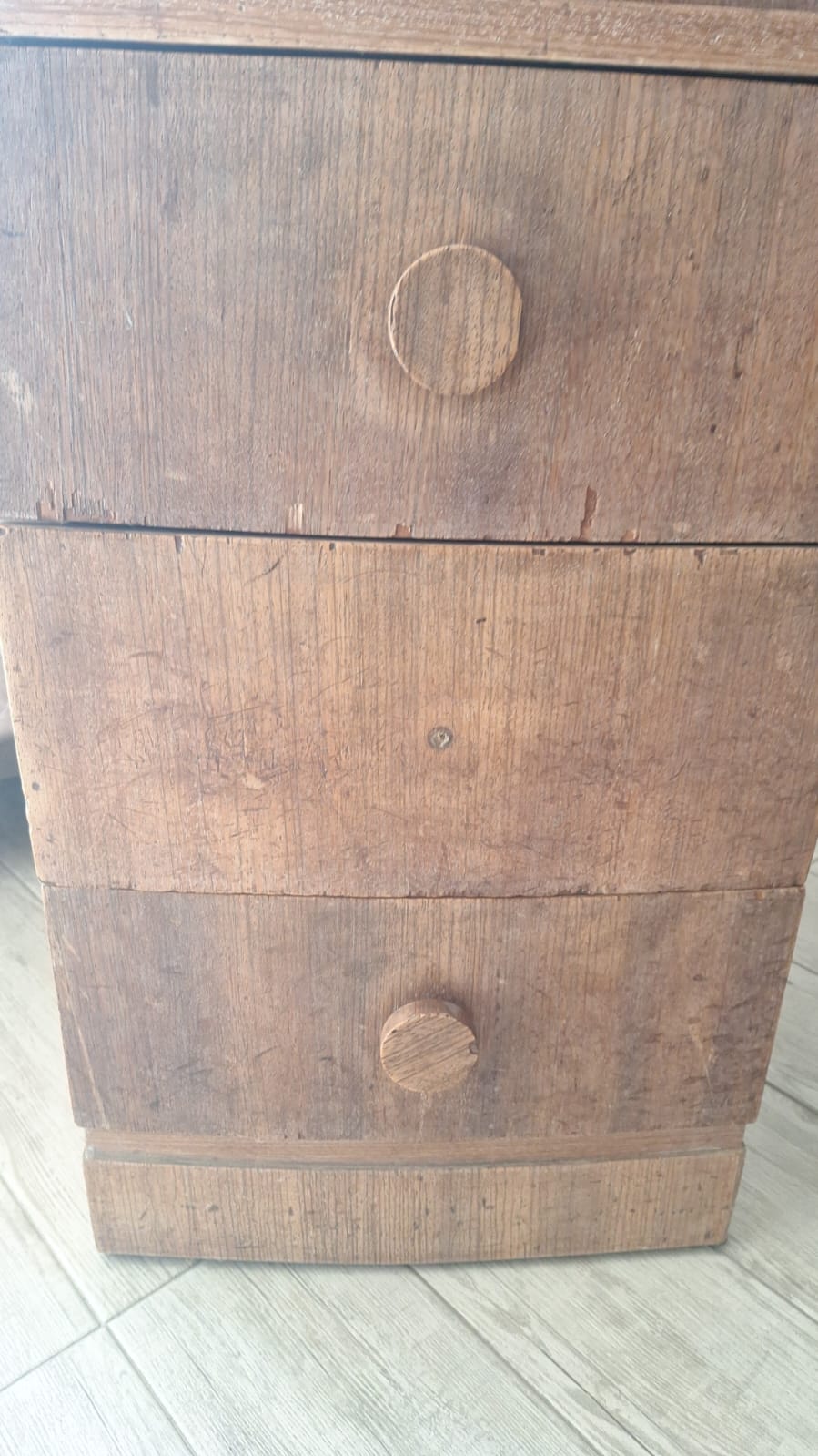 Escritorio de madera con cajones - Imagen 4