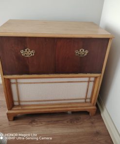 Mueble radio decorativo restaurado
