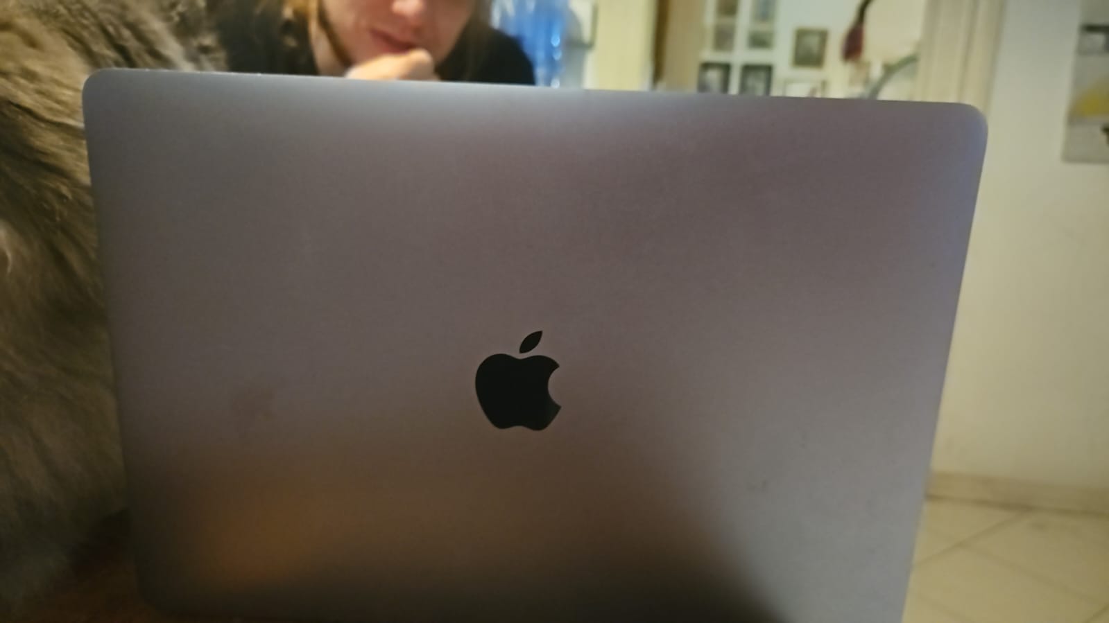 Macbook air M1 rosado - Imagen 3