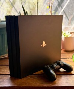 PlayStation Sony PS4 Pro 1 TB con 1 control y 4 juegos