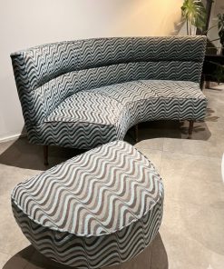 Sofá curvo Mid Century Modern