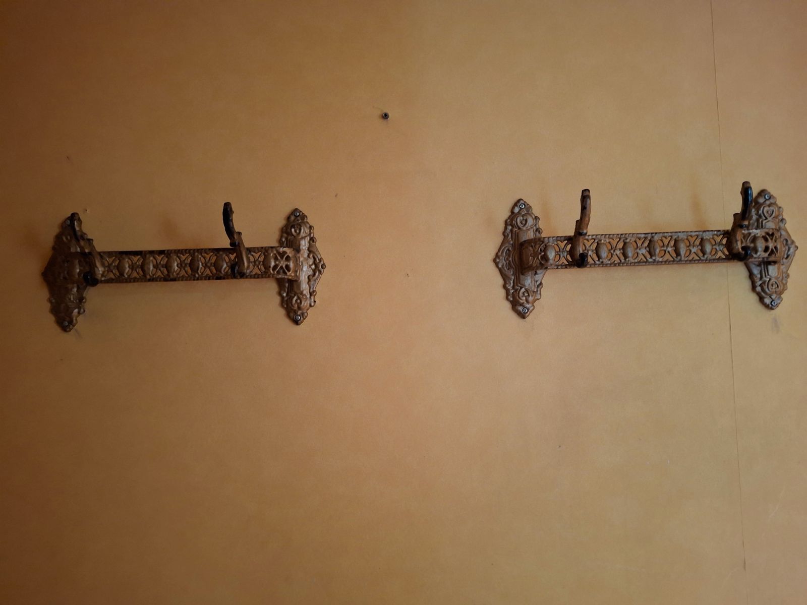 Perchas murales bronce - Imagen 2