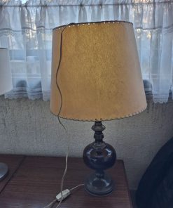 Lámpara mesa pedestal cerámica café y pantalla tipo pergamino