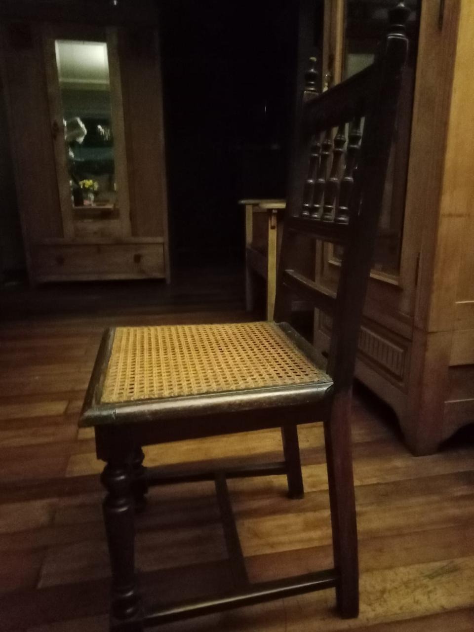 Set 10 sillas comedor madera junco antiguas - Imagen 3