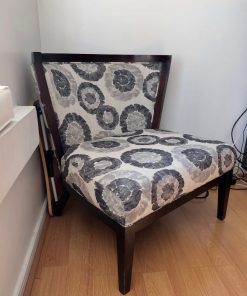 Sitial Rosen madera tapizado moderno