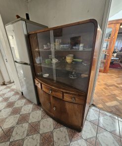 Vitrina bombé cajones puertas y vidrio
