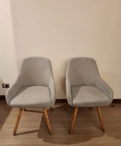 Par poltronas grises patas madera
