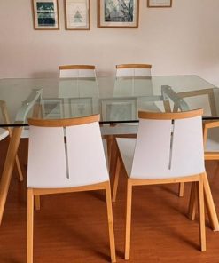 Juego de comedor vidrio templado Pixar con 4 sillas y 2 sitiales Asimetrika