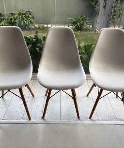 Juego de 6 sillas replica Eames blancas