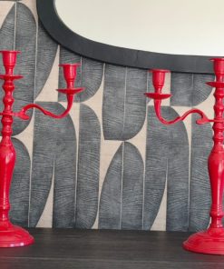 Par candelabros metal rojos