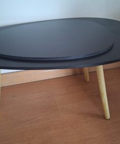 Mesa ovalada negra doble cubierta