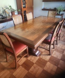 Juego de comedor marquetería con 12 sillas enjuncadas