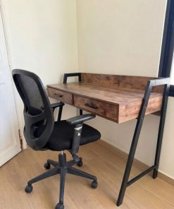 Escritorio Rocky Hill Just Home Collection con silla negra