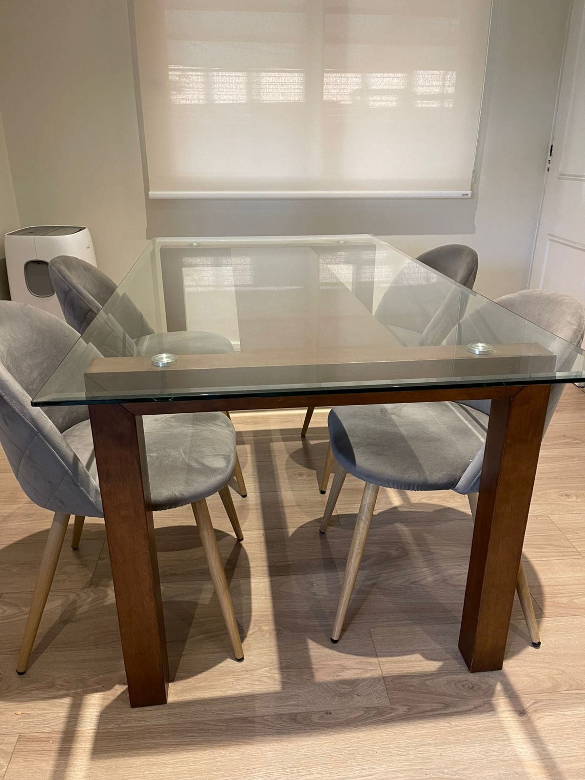 Mesa de comedor vidrio templado base madera - Imagen 4