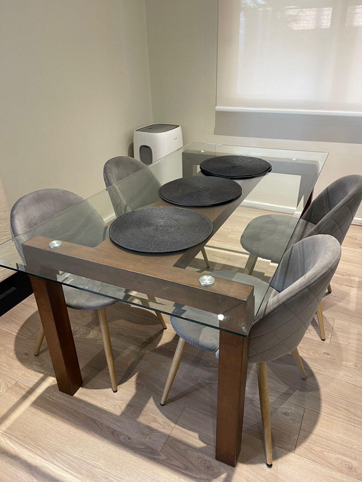 Mesa de comedor vidrio templado base madera - Imagen 5