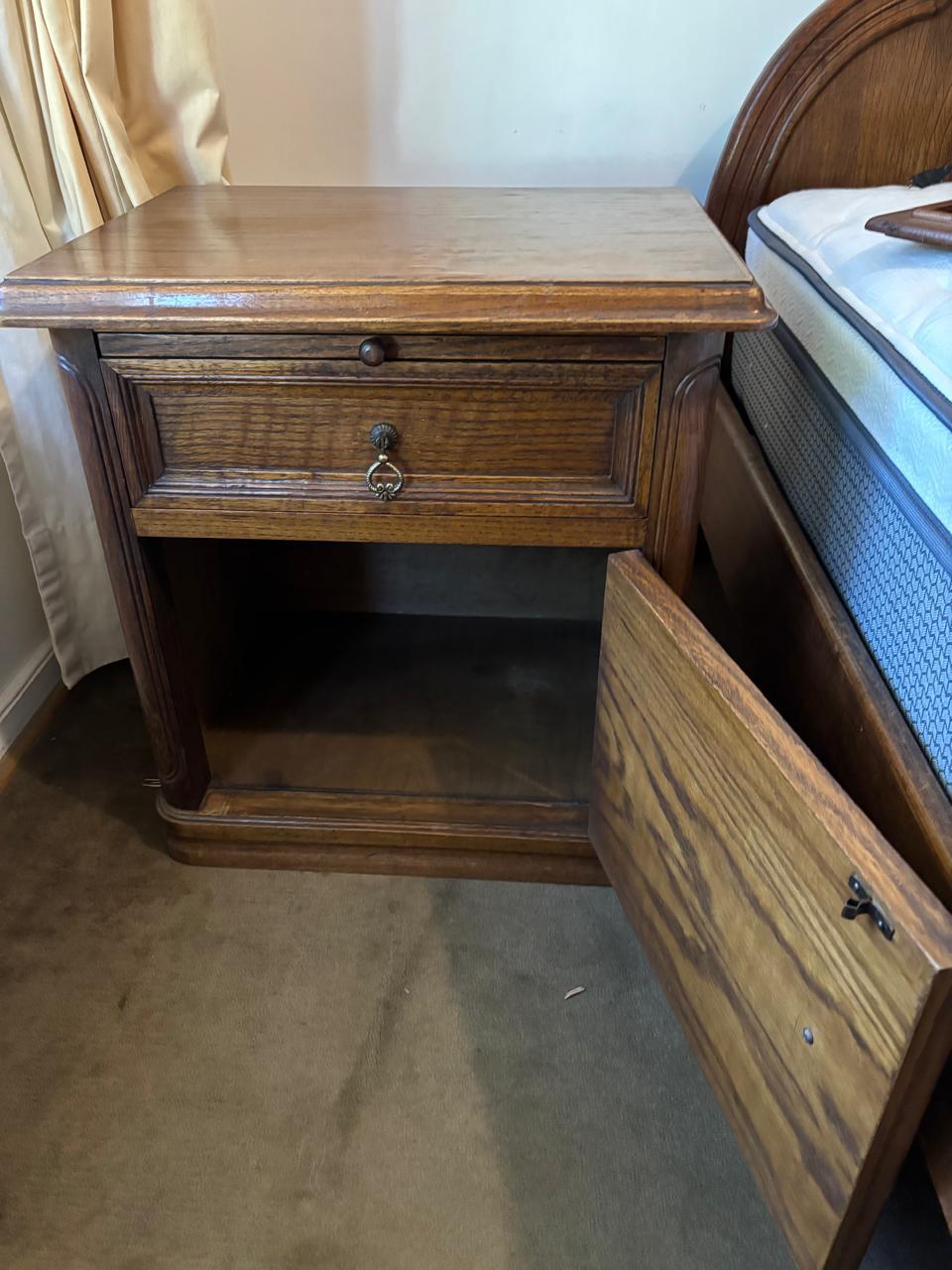 Par veladores madera maciza encina - Imagen 7