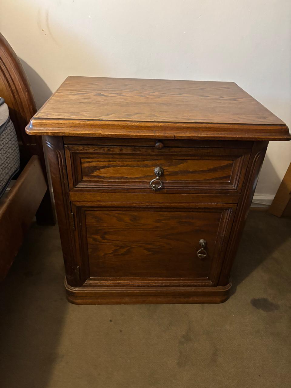 Par veladores madera maciza encina - Imagen 10
