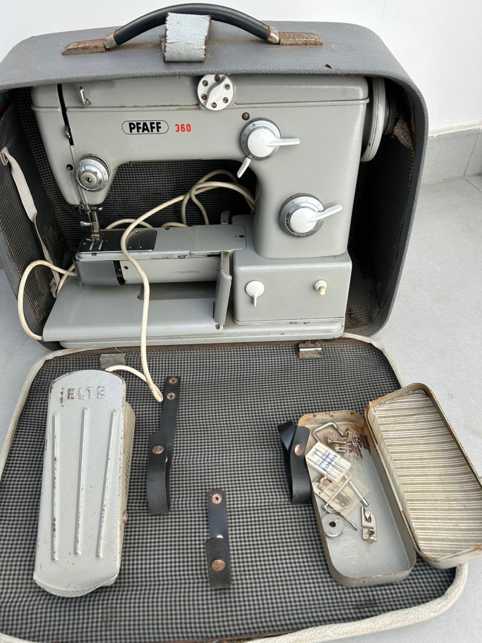 Máquina de coser PFAFF