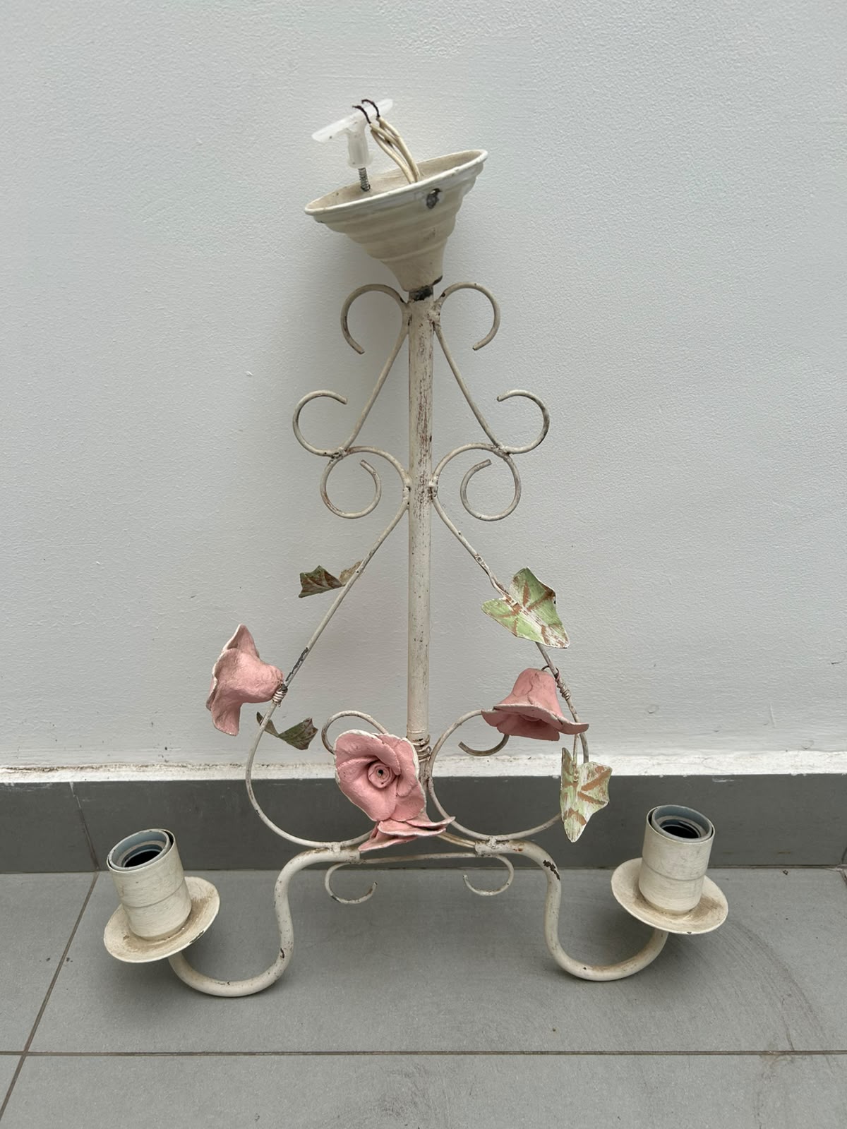 Lámpara de techo estilo provenzal con flores - Imagen 3