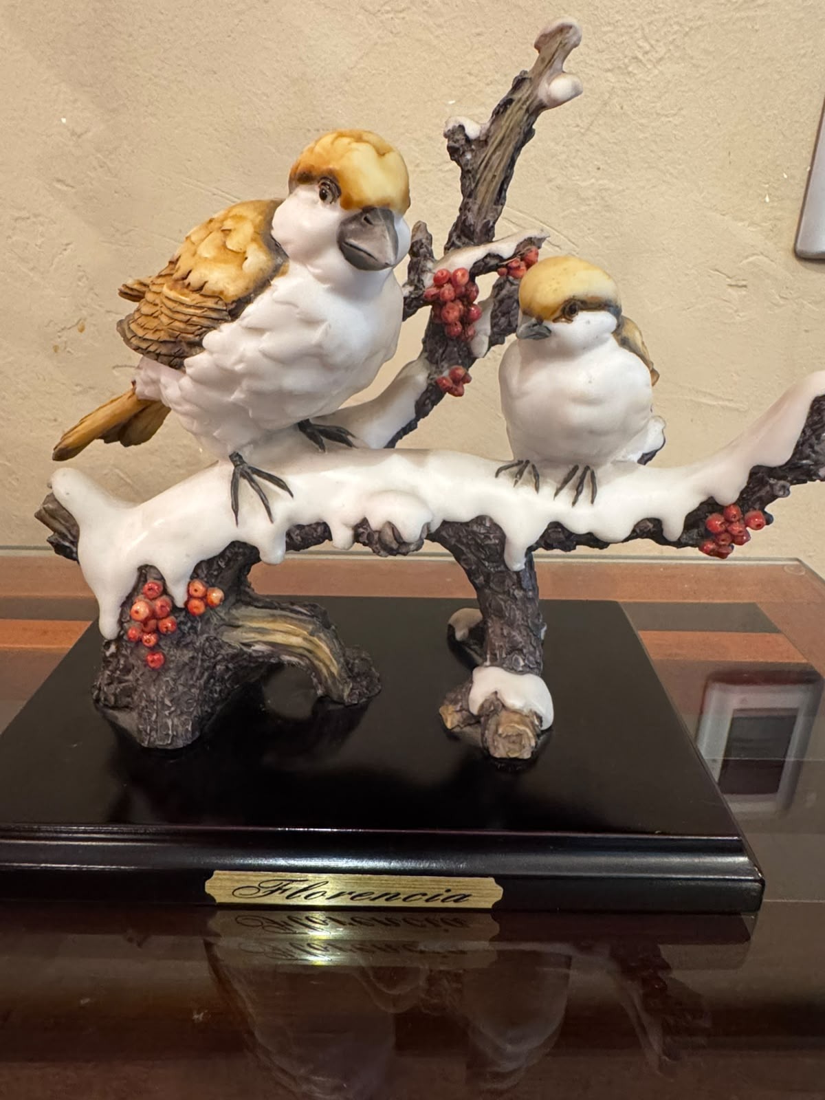 Figura escultura aves posadas De Capoli