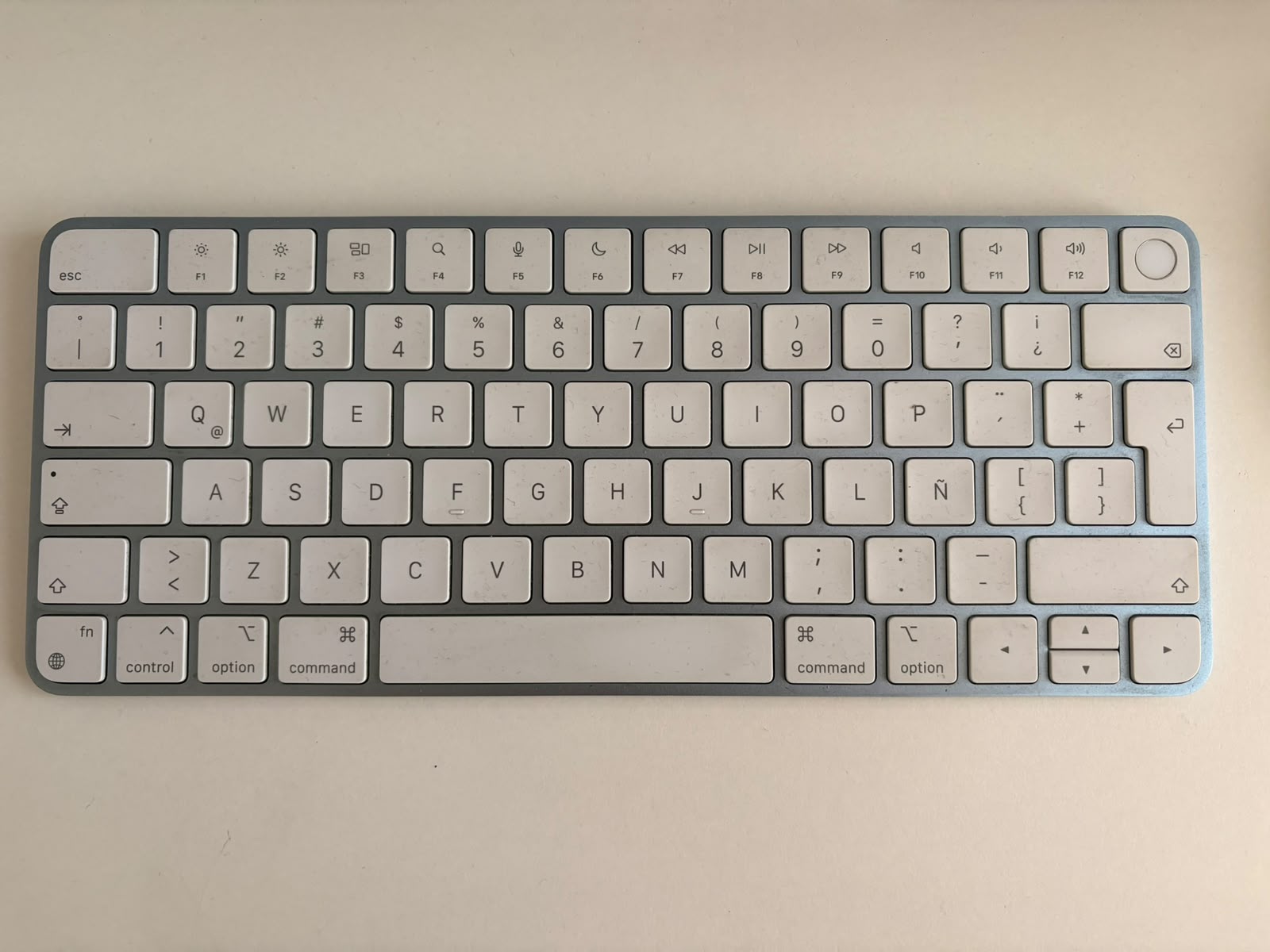 iMac apple 24” Chip M1 azul - Imagen 4