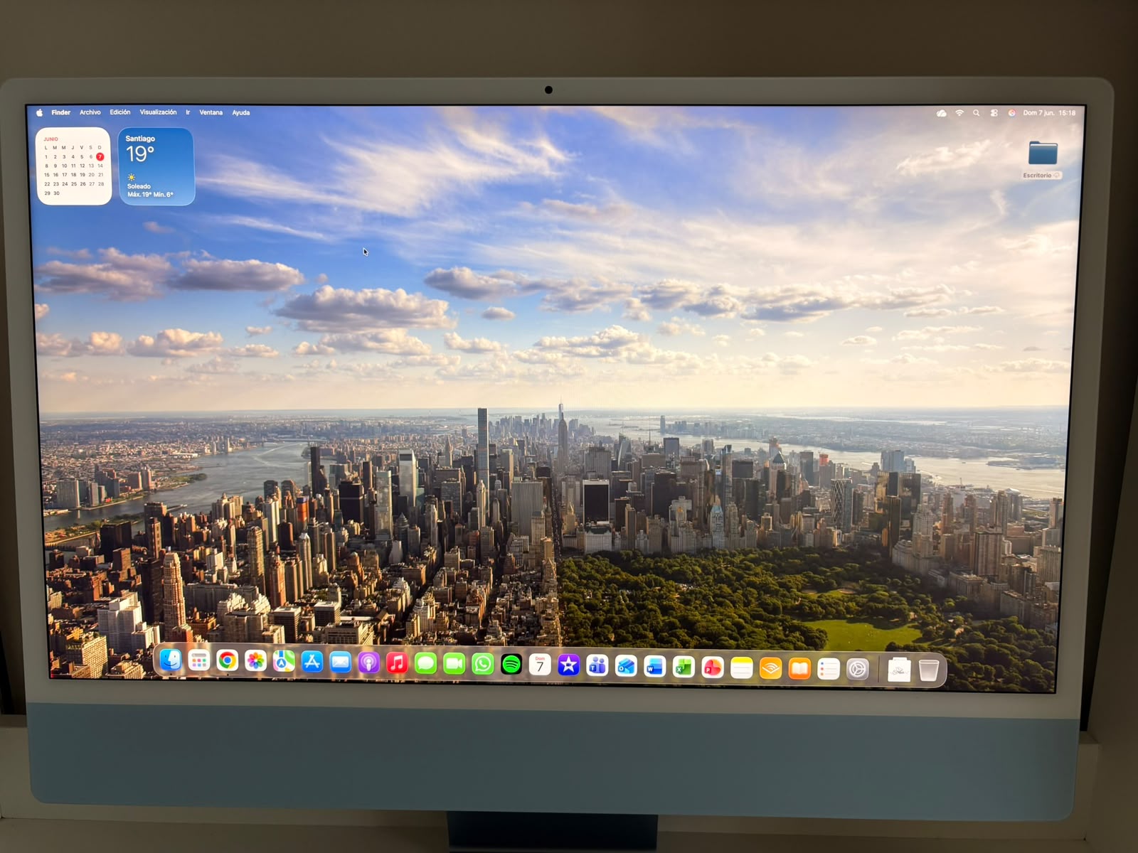 iMac apple 24” Chip M1 azul - Imagen 5