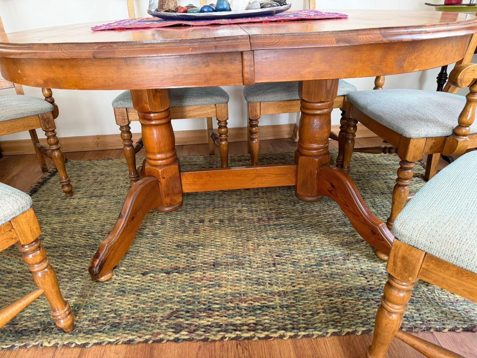 Juego de comedor extensible con 4 sillas y 2 sitiales - Imagen 7