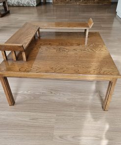 Mesa lateral con repisa