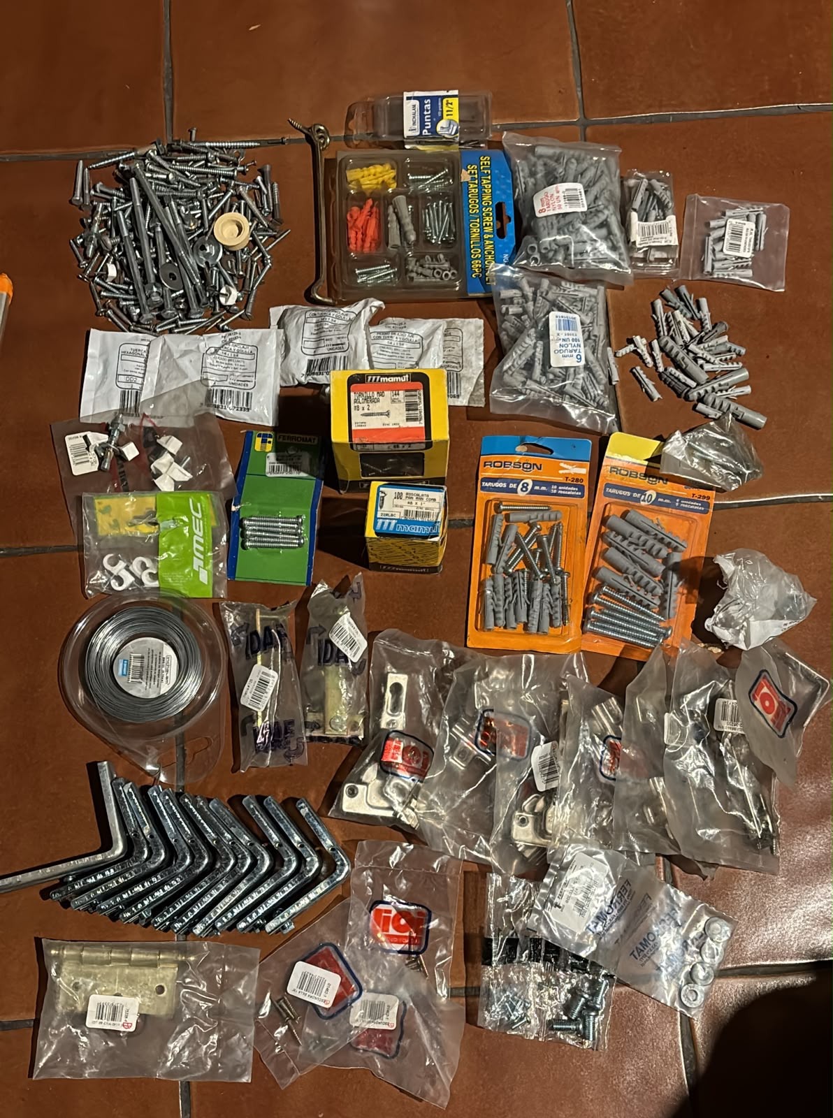Set de tarugos y tornillos