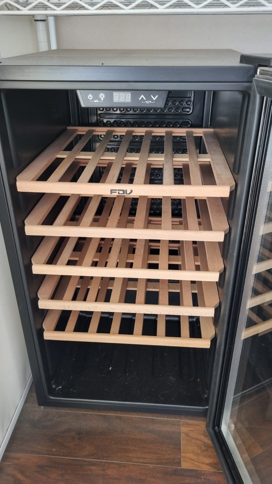 Cava de vino FDV 56 botellas