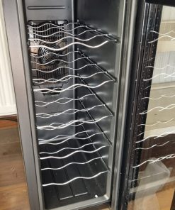 Cava de 12 botellas Avera