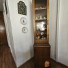 Vitrina angosta enchape madera