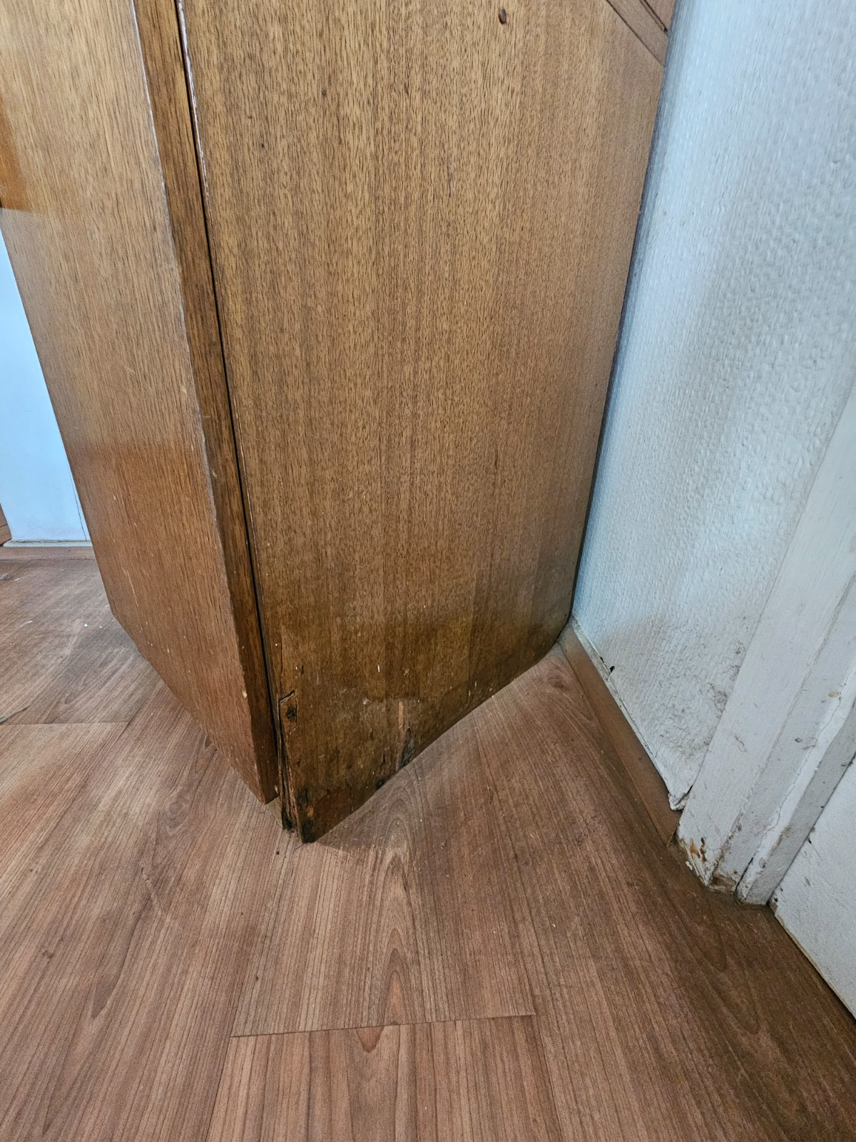 Vitrina angosta enchape madera - Imagen 3