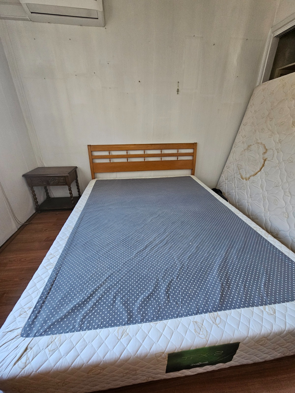 Base cama 2 plazas Rosen con respaldo de madera - Imagen 2