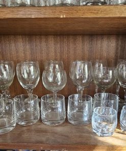 Juego de vasos y copas variados