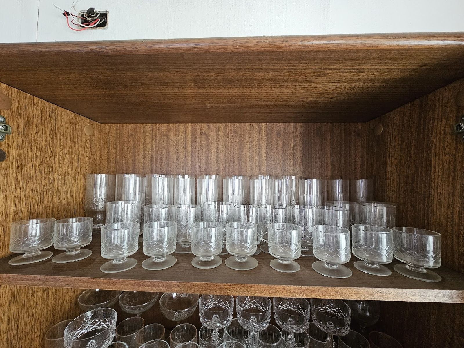 Set 40 vasos y copas talladas