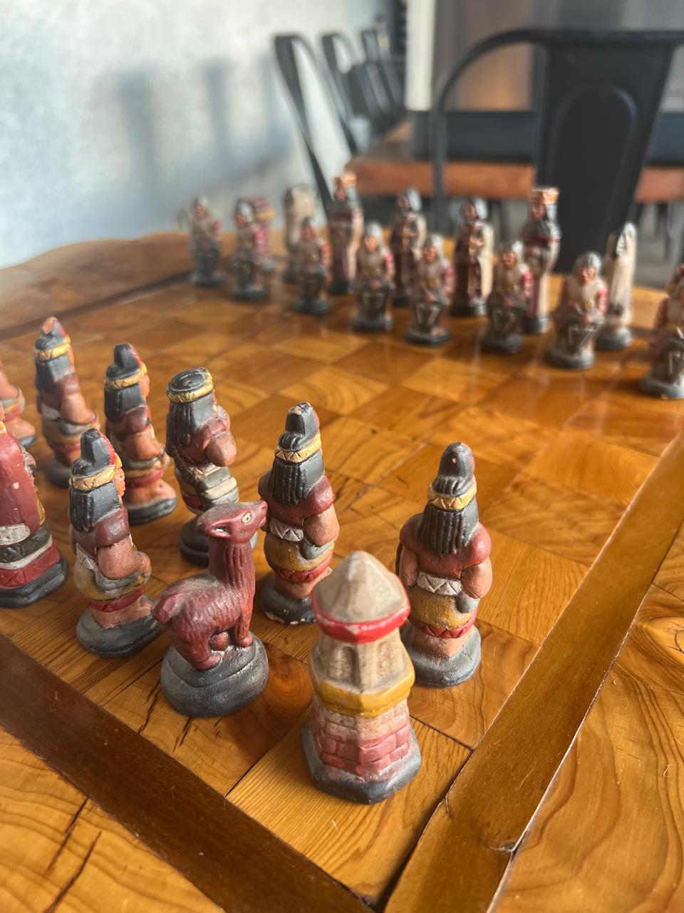 Mesa ajedrez rústica artesanal madera maciza - Imagen 11