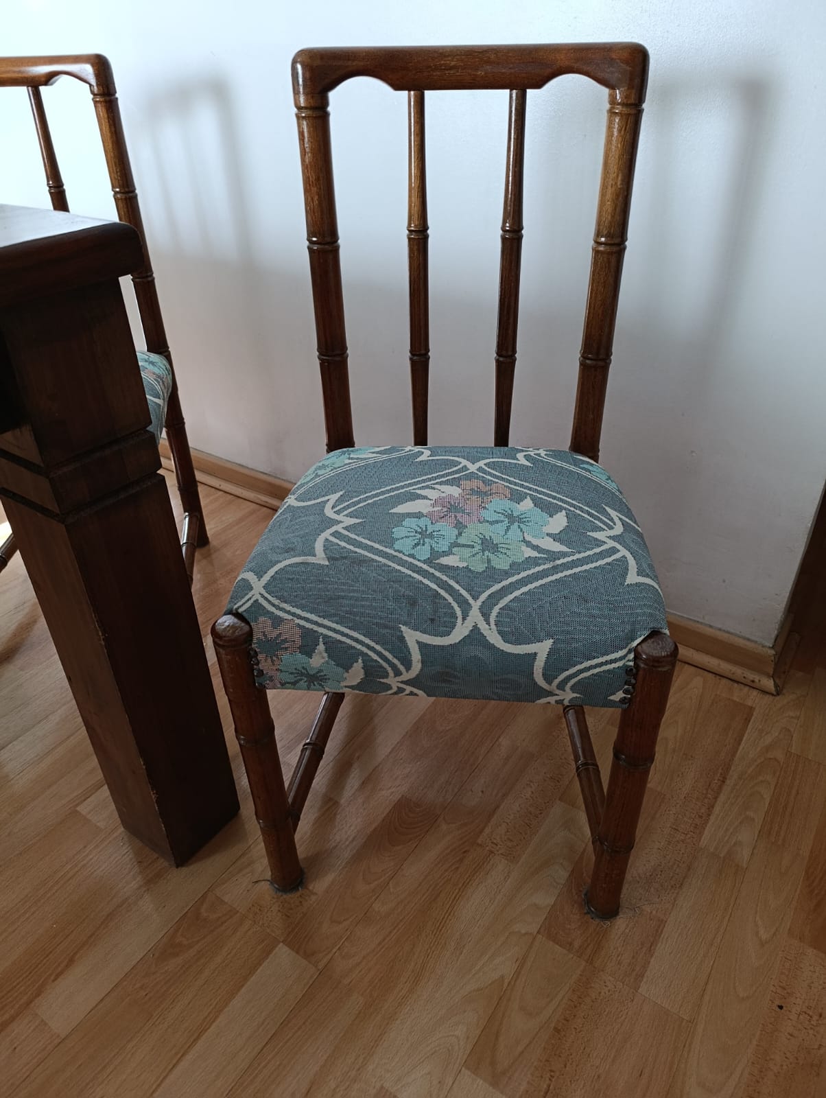 Juego de comedor cuadrado con 6 sillas sonicas - Imagen 3