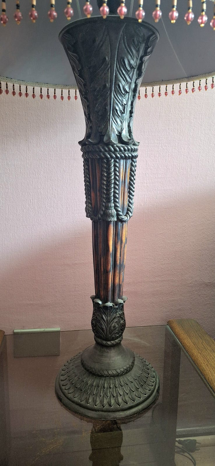 Lámpara de mesa madera tallada y cuencas - Imagen 4