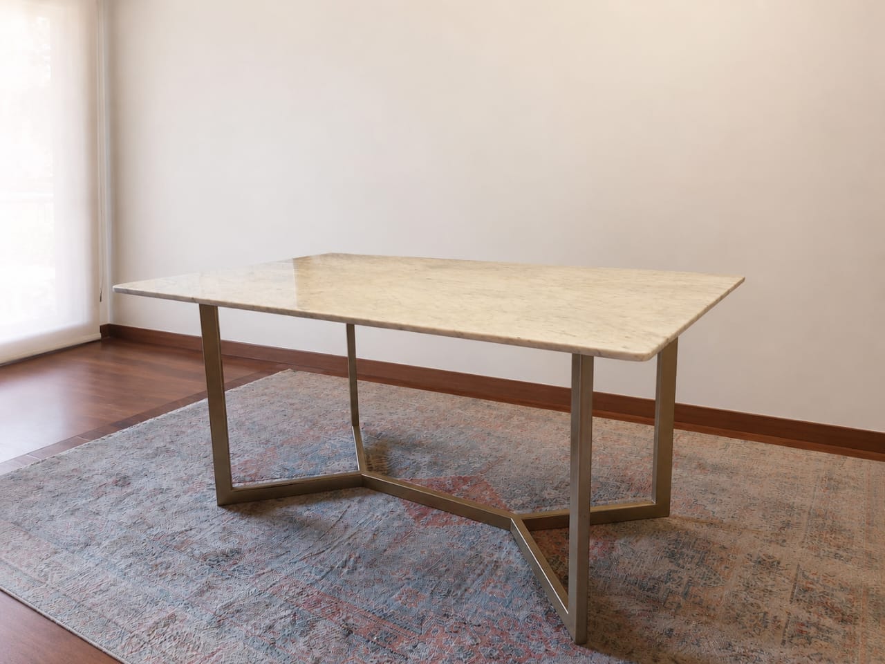 Mesa de comedor mármol y base metálica - Imagen 2